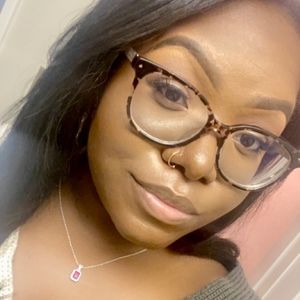 Meet your Posher, Deandrea